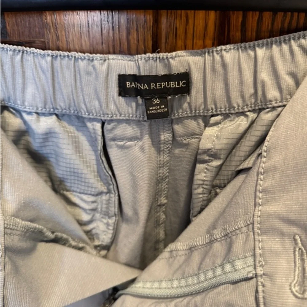 Banana Republic Men's Gray Flat Front Shorts
